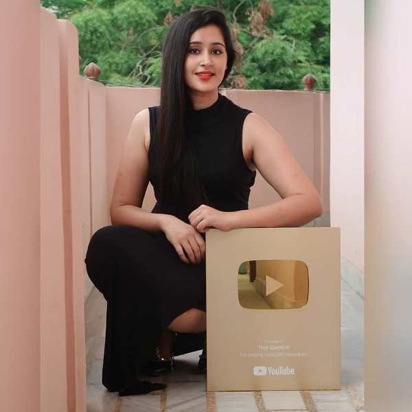 Top 10 Richest Female YouTubers of India | Desh Ki Khabare